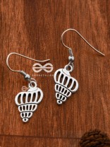 The Little Elegant Seashells - Tiny Trinket Earrings