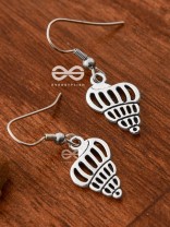 The Little Elegant Seashells - Tiny Trinket Earrings