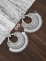 An Elegant Intricate Pearl Delight (Silver) - Embellished Oxidised Collection