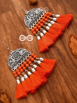 The Vintage Peacock Artwork Tassel Earrings(Orange)