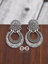 Magnificently mysterious Floral Motif Earrings