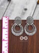 Magnificently mysterious Floral Motif Earrings