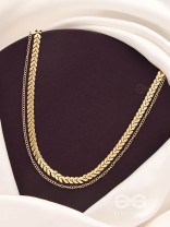 The Chain Of Allure - Golden Statement Neckpiece With Anti-Tarnish Coating 