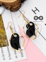 The Petals in a Twist (Black) - Golden Casual Danglers