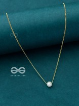 The Dainty Pearl Neckpiece - Golden