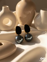 The Mesmerisingly Chic Statement Makers- Enamelled Pearl Earrings (Gun-Metal Grey)