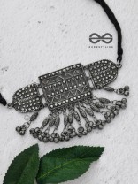 A Bohemian Beauty - Classic Oxidised Choker