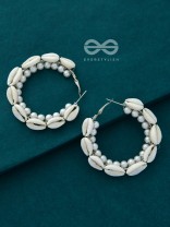 The Princess of the Ocean - Pearls and Shells Hoops