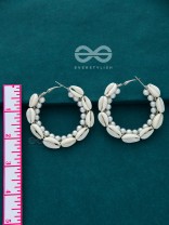 The Princess of the Ocean - Pearls and Shells Hoops
