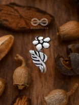 Nature's Delight Toe Ring - Tiny Trinket Collection