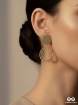 The Links of Glamour - Golden Statement Earrings