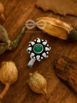 THE PAISLEY SUN - OXIDIZED NON-PIERCED NOSE-PIN (Green)