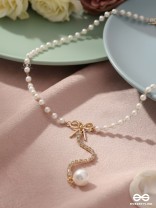 WEAR ME KNOT! pearl and bow detailed necklace