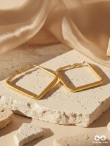 The Eccentric Squares - Golden Statement Hoops