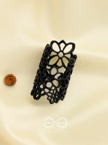 The Alluring floral adjustable ring- Coal Black