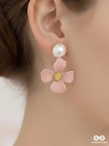 The Floral Pearl stunners - Statement Earrings