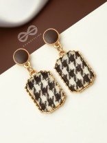 Best of Both Worlds - Golden Monochrome Pattern Earrings