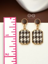 Best of Both Worlds - Golden Monochrome Pattern Earrings