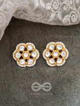 The Classy Elegance - Set of Statement Choker and Studs (Naive Peach)