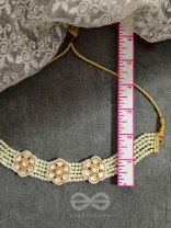 The Classy Elegance - Set of Statement Choker and Studs ( Pearl white)