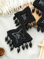 THE ROYAL GLAMOUR - EMBROIDERED PEARL STATEMENT EARRINGS (Black)