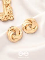 A Knot of Elegance - Statement Golden Studs