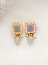 THE MYSTICAL MAGNIFICENCE - SET OF STATEMENT CHOKER AND EARRINGS (GREY)