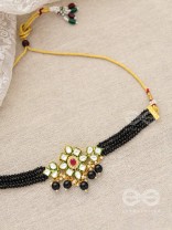 The Magical Mystique - Set of Statement Earrings and Choker (Black)