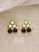 The Magical Mystique - Set of Statement Earrings and Choker (Black)