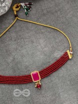 THE MYSTICAL MAGNIFICENCE - SET OF STATEMENT CHOKER AND EARRINGS (BERRY RED)