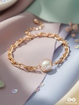 Pearl-Fectly Golden - Golden Layered Chain Bracelet
