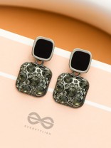 Shimmering Silt- Crystals and Rhinestones Studded Black Earrings
