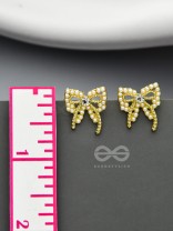 Pearlescent Cravats- Gem Stone and Pearls Studded Golden Earrings 