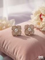 RADIANT DEWFLOWER - GOLDEN ENAMELLED STUDS (WHITE)