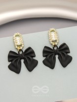 Ebony Divas- Rhinestones Studded Golden and Black Earrings