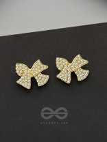 The Knotted Star- Golden Rhinestones Earrings