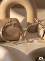 The Broken Bow- Elegant Silver Earrings
