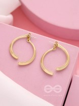 The Broken Bow- Elegant Golden Earrings