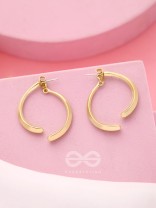 The Broken Bow- Elegant Golden Earrings