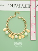 Pearly Rain - Golden Pearl Bracelet