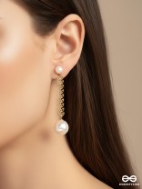 The Dewy Fir- Golden Pearl Earrings