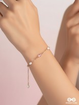 The Sunlit Beach- Pearls and Crystal Studded Golden Bracelet