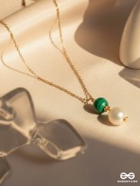 Flora N Fauna- Golden Pearl Necklace With Anti-Tarnish Coating 