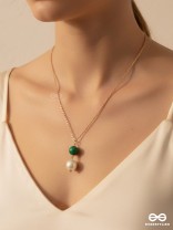 Flora N Fauna- Golden Pearl Necklace With Anti-Tarnish Coating 