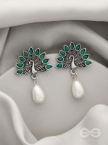 The Peacock Crown- Oxidised Pearl Earrings