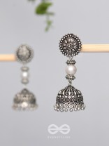 Shadow of Sun- Oxidised Pearl Earrings