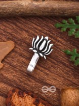 THE LIVELY LOTUS - NON-PIERCED BOHO NOSERING