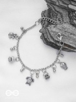 The Regal Elements- Classy Oxidised Bracelet