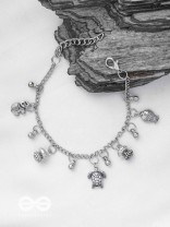 The Regal Elements- Classy Oxidised Bracelet