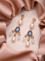 The Foggy Sky- Golden Pearl Earrings